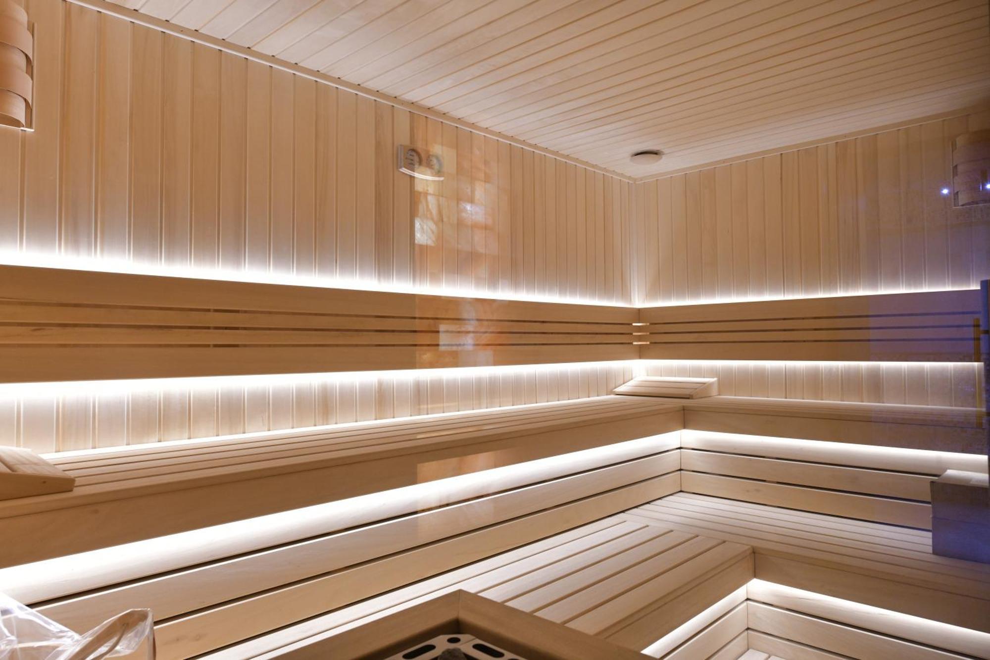 Royal Wellness And Spa Ruma Exterior foto